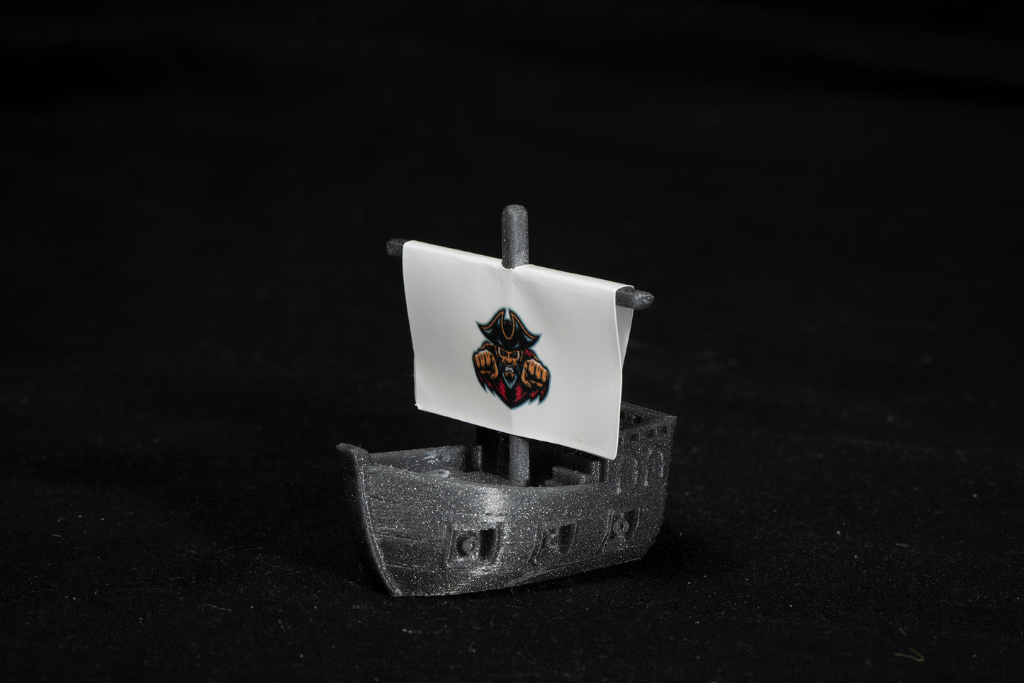 ⚓ Personalizirana gusarska ladja z imenom in sliko na jamboru